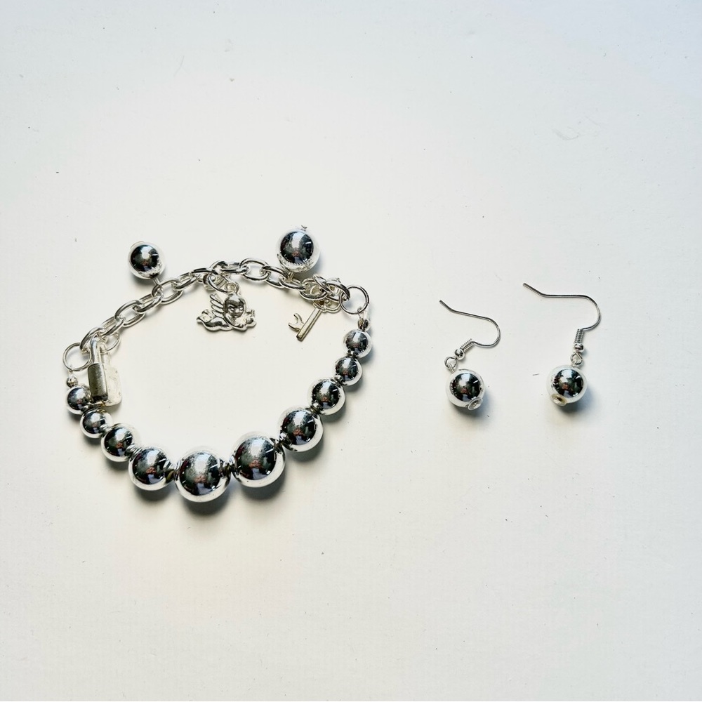 Silver Toned Beaded Ball Charms Stretch Bracelet and Earrings Set (NWT)